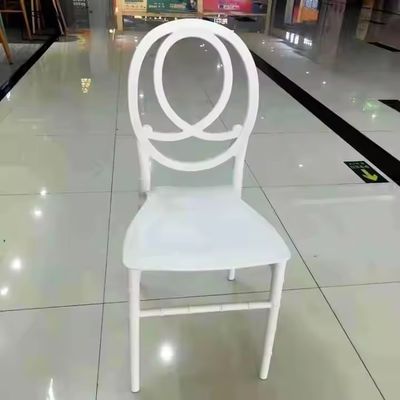 ซื้อ เก้าอี้จัดเลี้ยงโรงแรมแบบเรียงซ้อนได้ทันสมัยหรูหรา Chiavari สีทอง พลาสติกสีขาว การผลิตออนไลน์